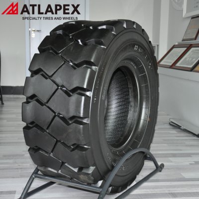 ATLAPEX IND-4 AT-4K3: Высококачественная внедорожная шина для SMPT, разработанная для превосходной производительности и универсальности. (2)