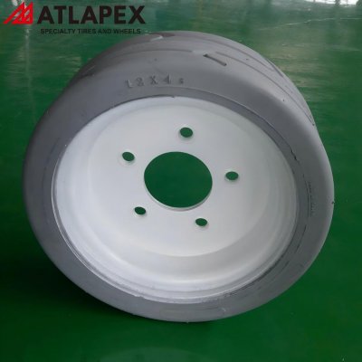 Цельнолитая шина ATLAPEX AP-LUG2: надежная работа для прицепов авиационной наземной техники. (2)