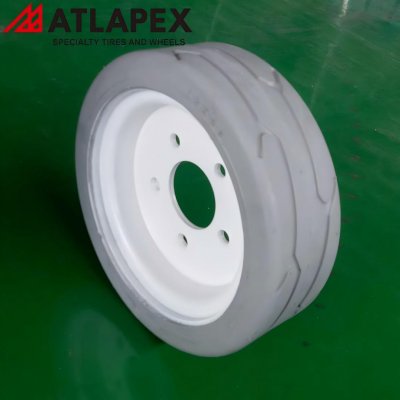 Цельнолитая шина ATLAPEX AP-LUG2: надежная работа для прицепов авиационной наземной техники. (4)