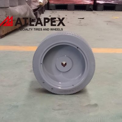 Цельнолитая шина ATLAPEX AP716 – предназначена для прицепов наземного авиационного оборудования. (2)