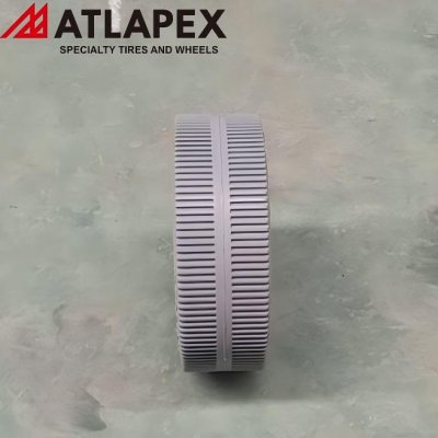 Цельнолитая шина ATLAPEX AP716 – предназначена для прицепов наземного авиационного оборудования. (4)