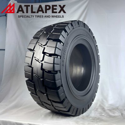 Цельнолитые шины ATLAPEX Premium с рисунком протектора DUMAX – лучший выбор для высокопроизводительных вилочных погрузчиков. (1)