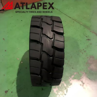 Цельнолитые шины ATLAPEX Premium с рисунком протектора DUMAX – лучший выбор для высокопроизводительных вилочных погрузчиков. (2)