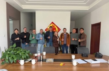 Мы тепло приветствовали клиентов из России на заводе ATLAPEX.