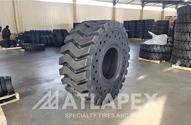 Цельнолитые шины ATLAPEX 23.5-25 AP-LMAX для тяжелых условий эксплуатации: исключительная прочность для тяжелой техники.