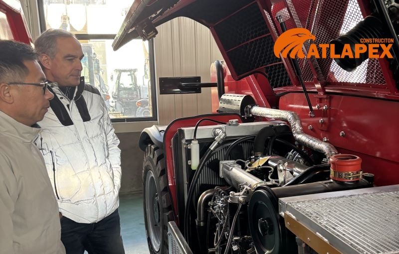 ATLAPEX приветствует аргентинского клиента на своем заводе: TELE4018