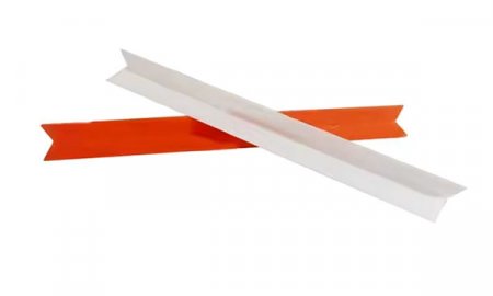 Пластиковый уголок