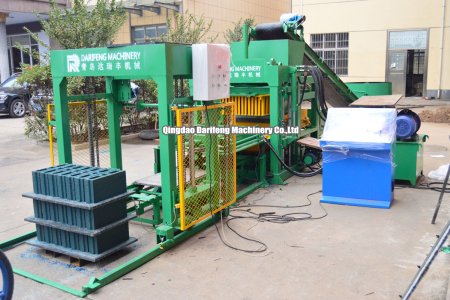 QT4 - 18 Бразильско - эфиопские автоматические блочные машины для клиентов