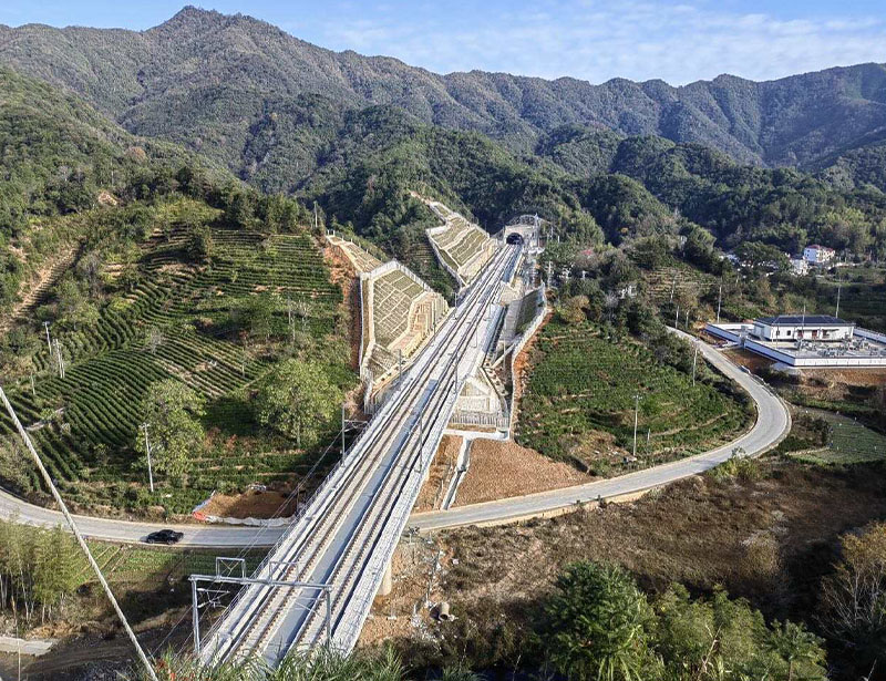 Наньчан-Цзинь действительно хорош - высокоскоростная железная дорога Хуаншань