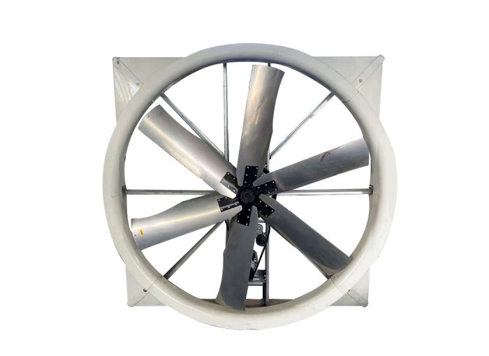 Циклонный вентилятор для охлаждения коров