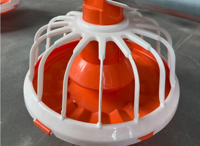 Поддон для подачи корма