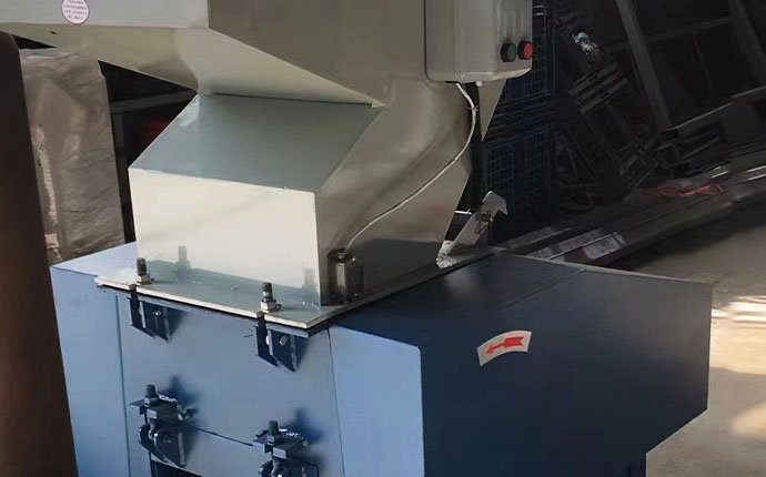 Пластиковая дробилка