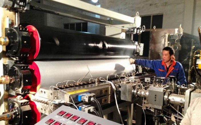 Линия производства пластикового листа используется в строительной отрасли и т.д