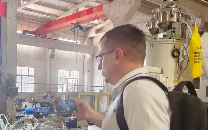 Прием оборудования пэ трубы российским заказчиком прошел очень гладко. Мы продолжим установку другого оборудования в будущем