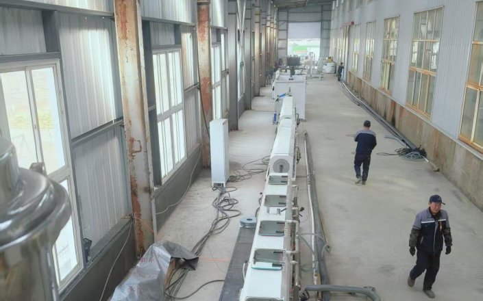 Обратная связь с клиентами пластиковая трубная машина тест совершенен, эффективность экструзии увеличилась на 30%