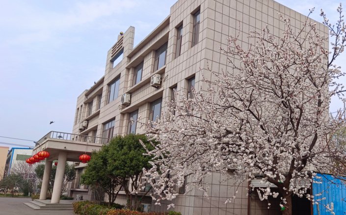 Источник Qingdao Haosaite пластиковых машин