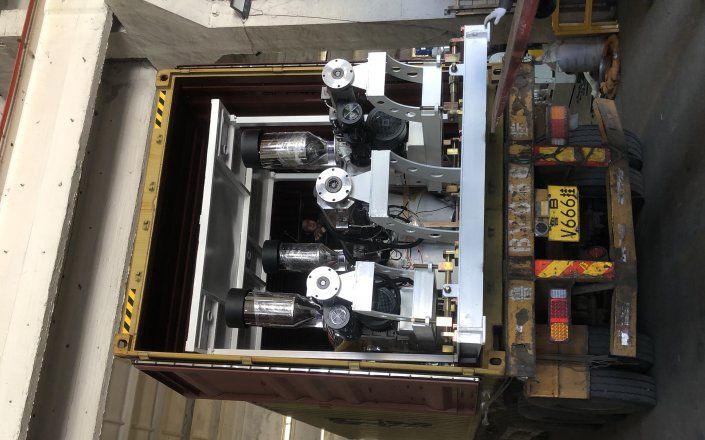 Шесть трубоделательных машин компании Qingdao Haosaite Plastic Machinery поставлены в Боливию.