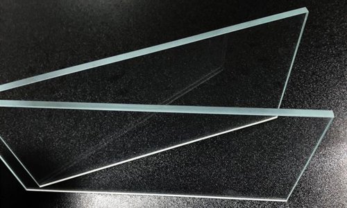 Высококачественное ультрапрозрачное солнечное стекло Одностороннее двухстороннее 2mm 3.2mm Прозрачное фотоэлектрическое солнечное стекло