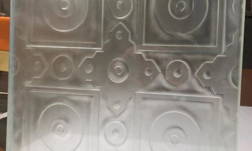 Резьба по ламинированному стеклу