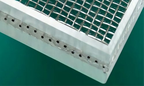 Стекло с металлической проволокой