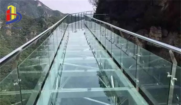 Разница между тремя слоями стекла