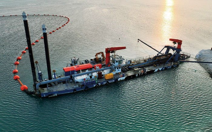 _0003_HID CSD750 CUTTER SUCTION DREDGER IN MALDIVES