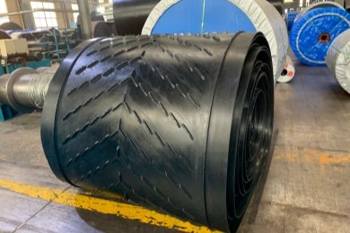 Конвейерная лента Chevron: прочные, надежные и настраиваемые решения