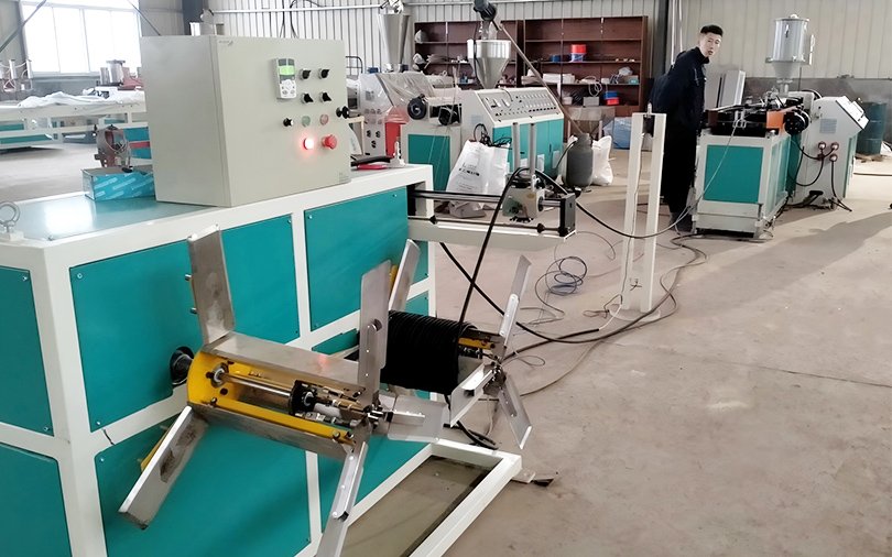 Линия по производству однослойных гофрированных труб из ПЭ/ПП/ПВХ