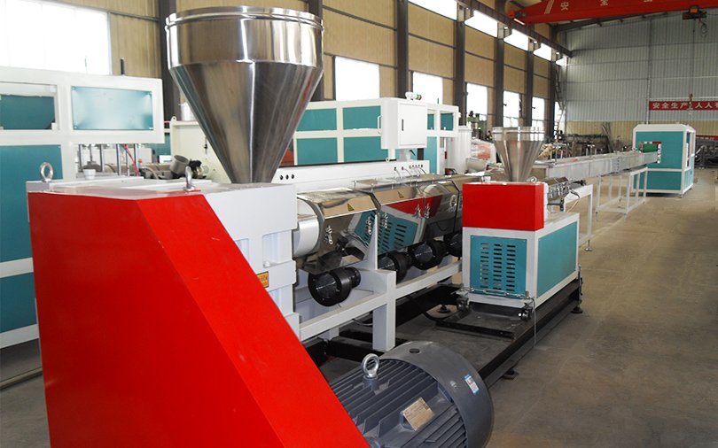 Линия по производству вспененного ПС-профиля/экструзионная машина для производства ПС-плинтусов