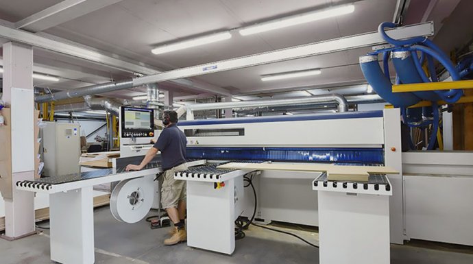 Кромкооблицовочный станок — идеальный инструмент для профессиональных столяров!