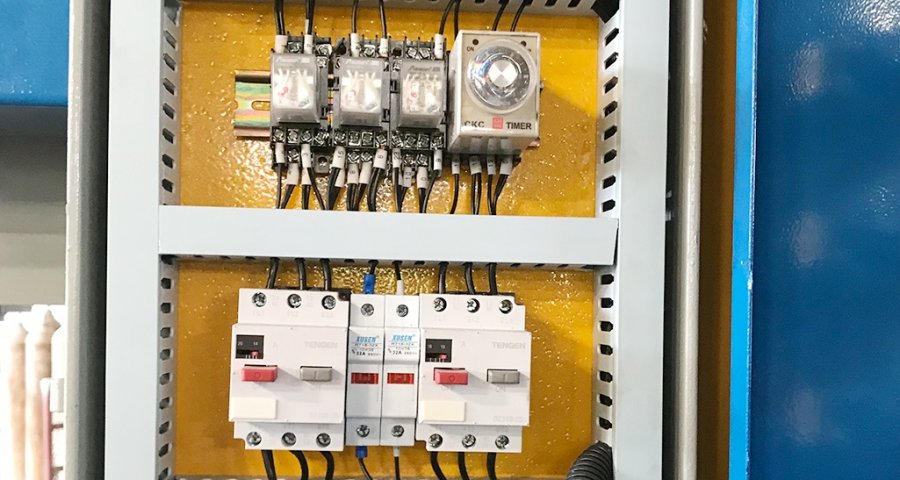 Фирменные аксессуары