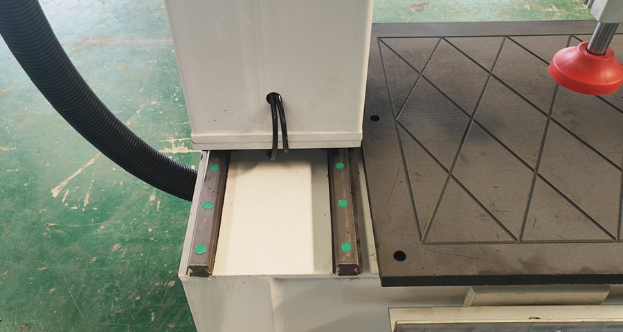 Линейная направляющая