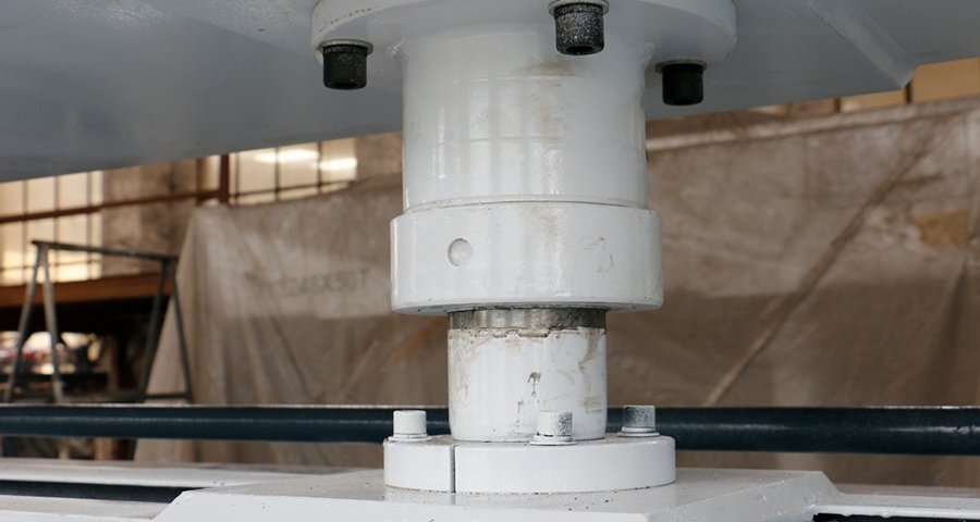 Масляный цилиндр