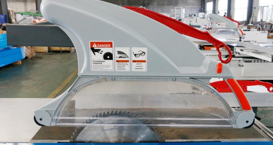 Европейский пылезащитный чехол (опционально).