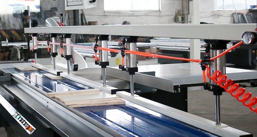 Пневматическое прессовочное устройство