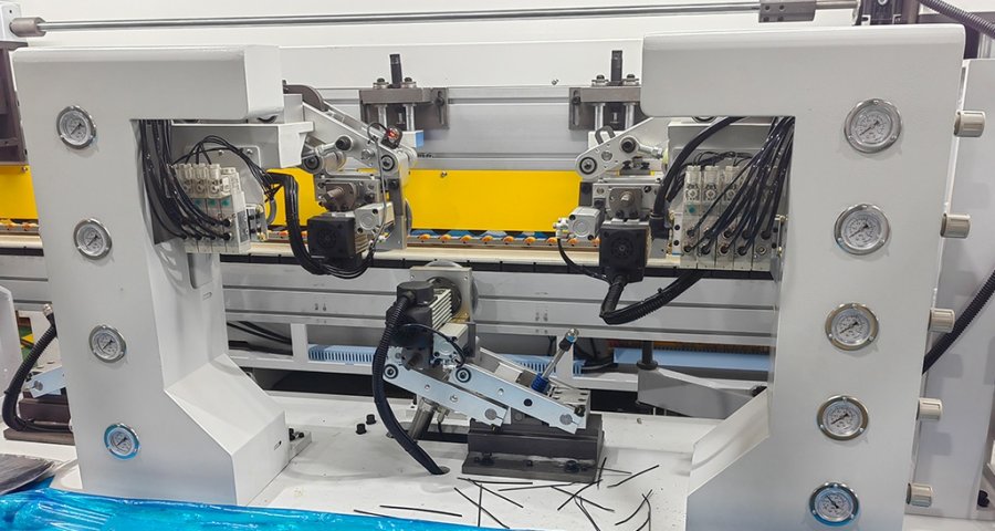 Отслеживание четырех голов