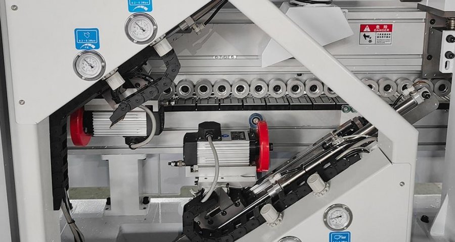 Двухдорожечная обрезка кромок