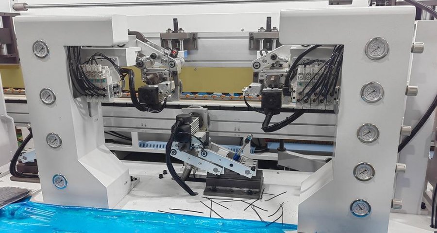 Отслеживание четырех голов