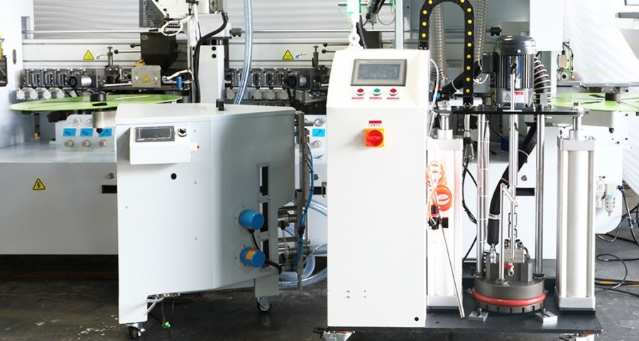 Дополнительный аппарат для нанесения полиуретанового клея