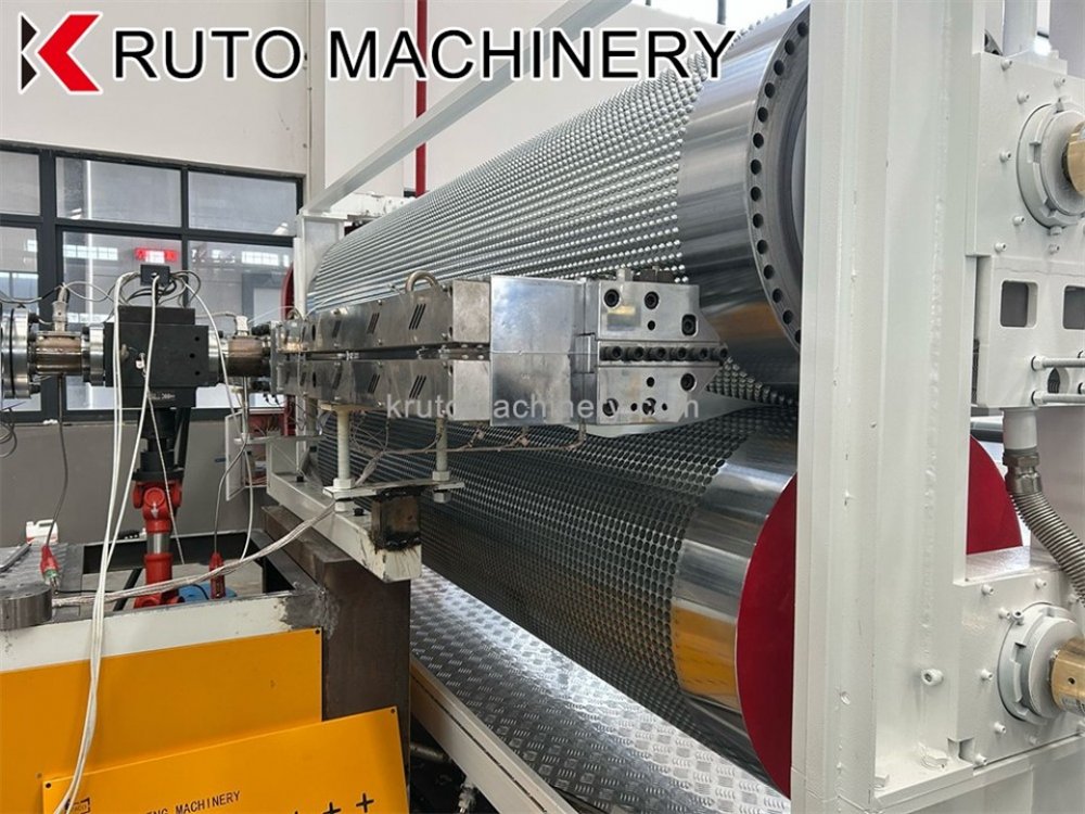 dimple drainage sheet production for construction