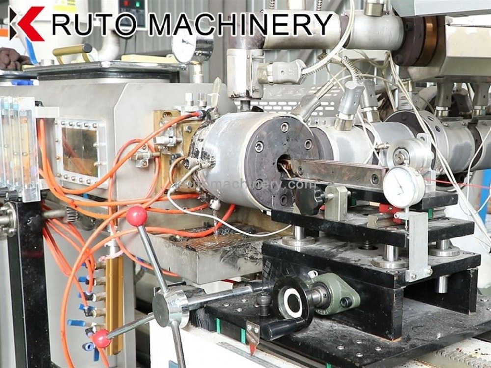 T Tape Strip Type Drip Irrigation Pipe Making Machine (5)