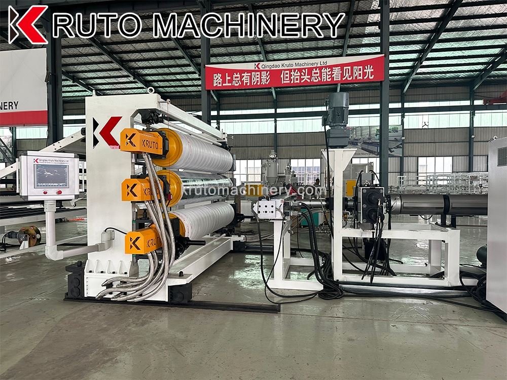 High-precision plastic panel manufacturing system