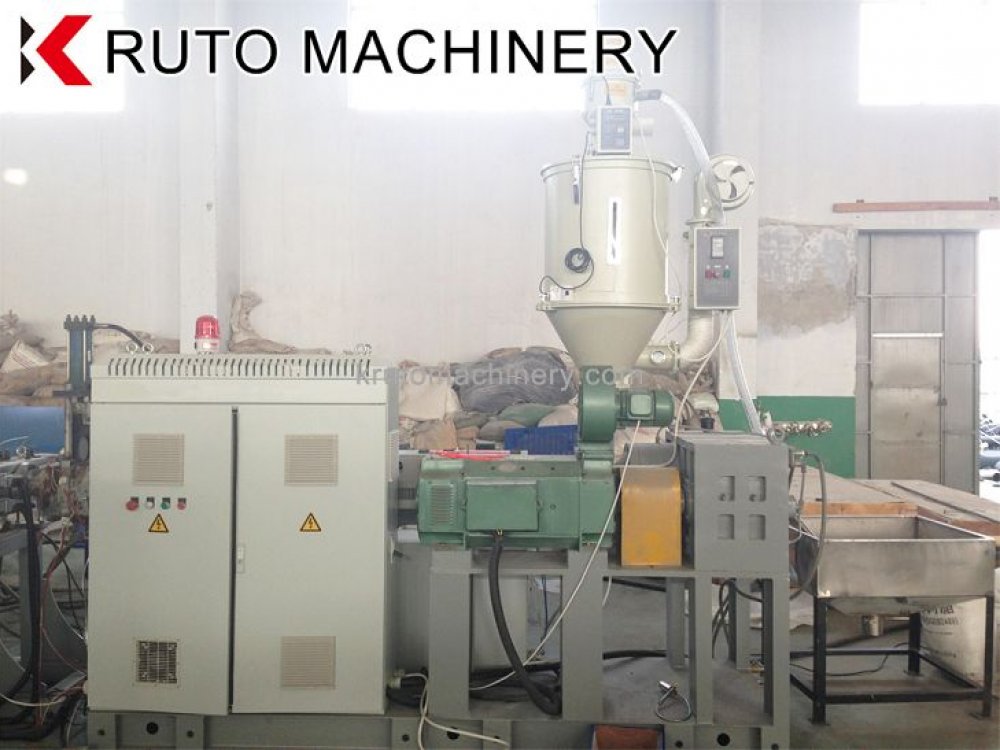 PE PP geocell extruder machine in factory operation