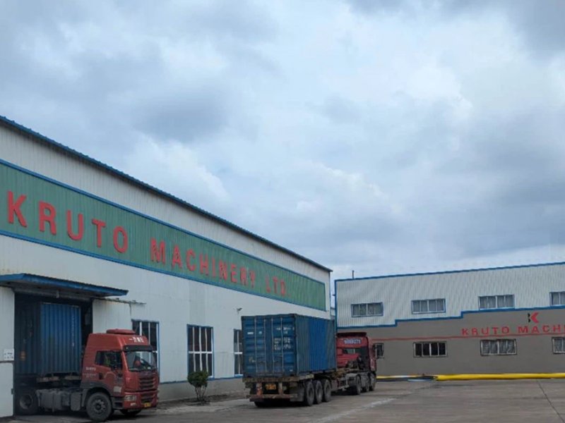 Линия эксструзии ПЭ-листа отправляется клиенту