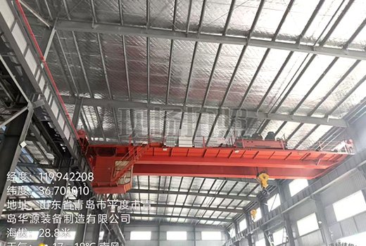 Всего восемь кранов грузоподъемностью 50 т, 20 т и 16 т.