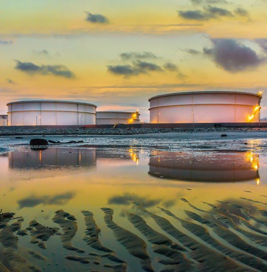 Технология разделения нефти и воды «черная технология»: технология крупнозернистого слияния, при которой мелкие капли нефти «слипаются» и всплывают!