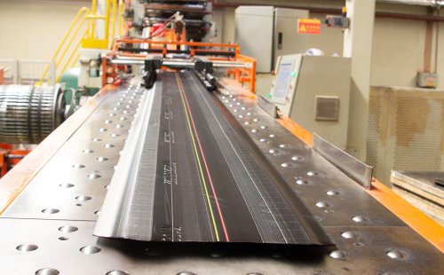 Стойка подачи протектора шин