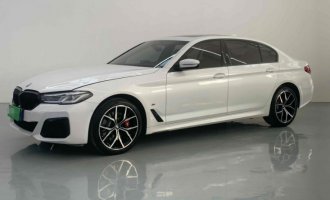 BMW 5 Series 2022 сменил спортивный костюм 530Li