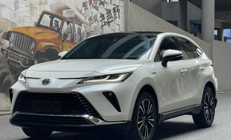 Toyota Visa 2022 Twin Engine 2.5L CVT 4WD Supreme Edition