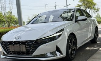 Elantra 2021 1.5L CVT LUX Premium Edition